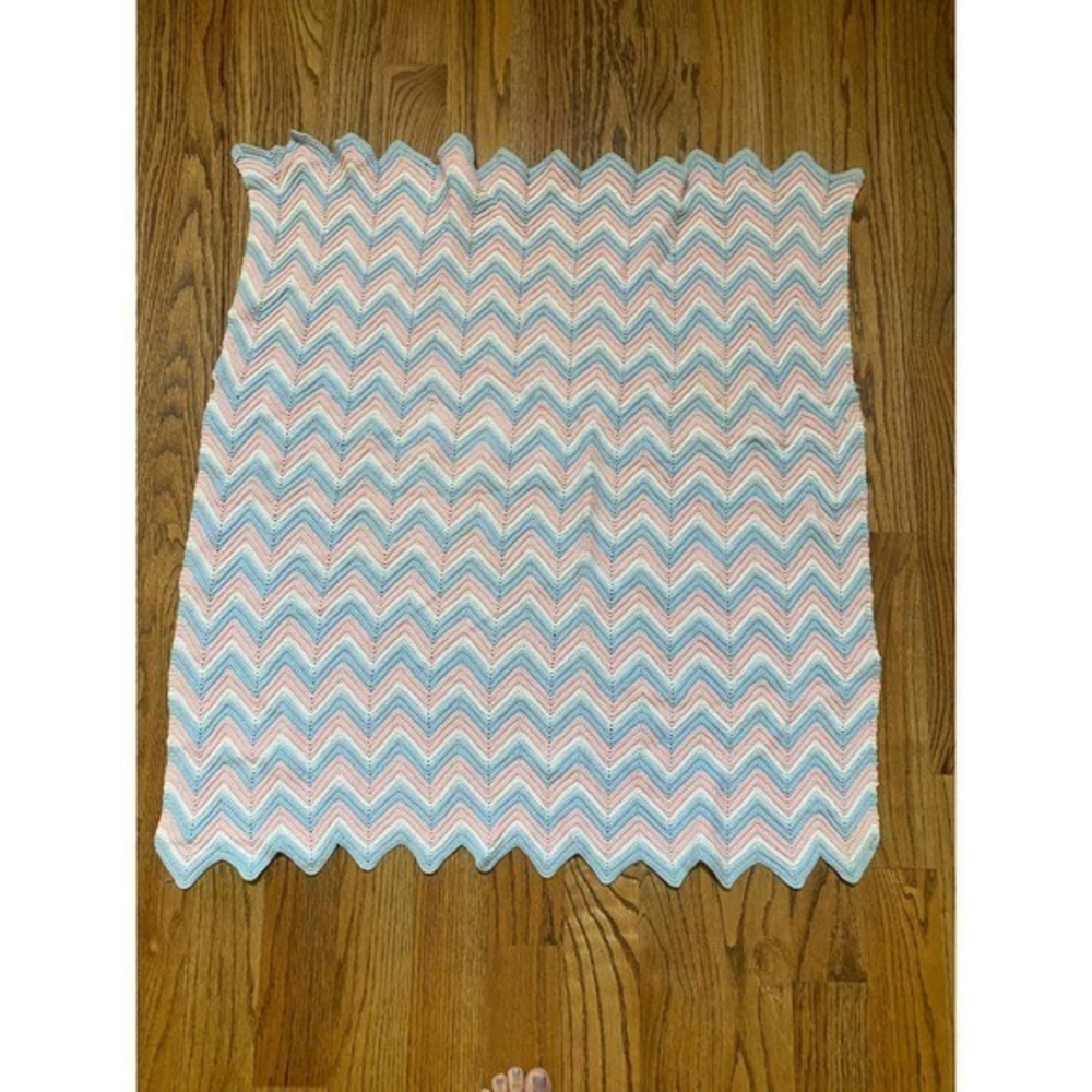 Beautiful vintage‎ blue and pink crochet baby Afghan